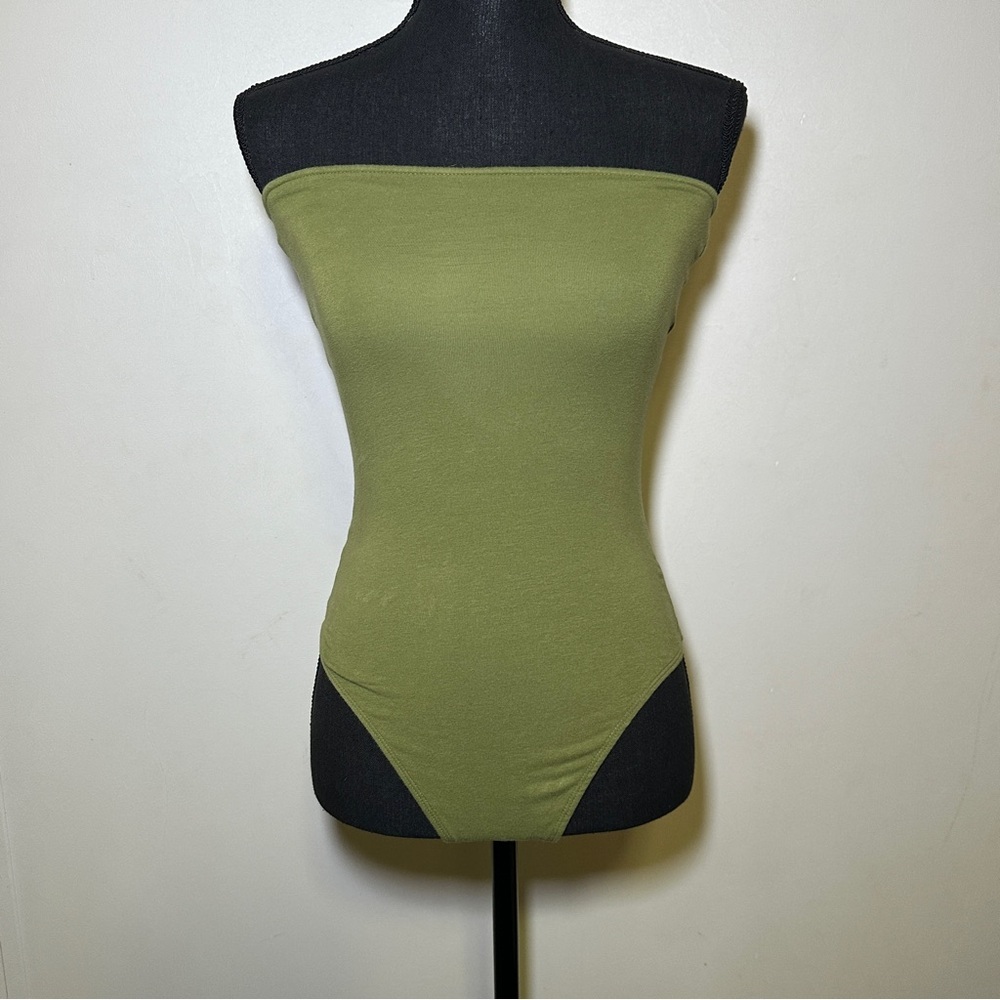 American Eagle Bandeau Strapless Bodysuit with twist cutout detail Size Medium